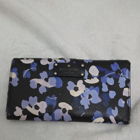 kate spade Handbags - Kate Spade Floral Wallet